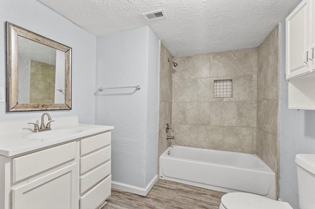 228 Orange Street, La Marque, TX 77568