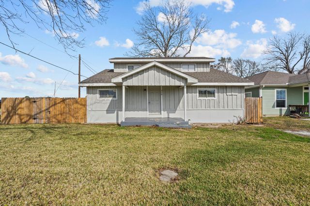 228 Orange Street, La Marque, TX 77568