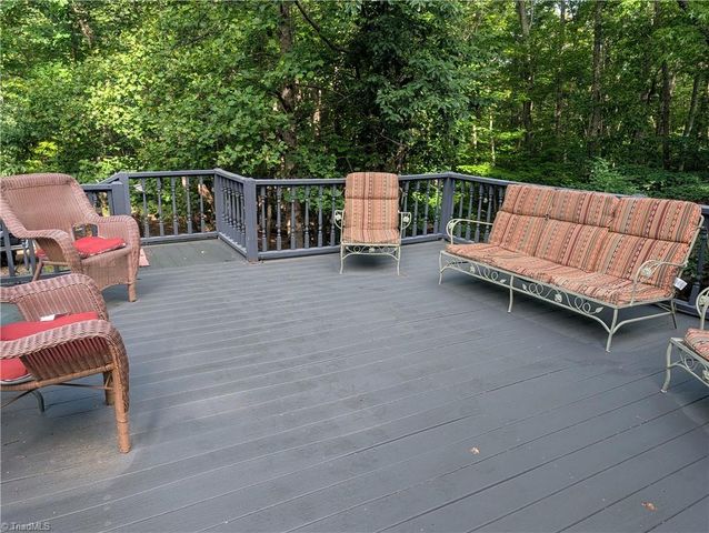 1040 Artists Way Road, Danbury, NC 27016