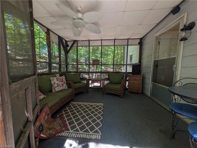 1040 Artists Way Road, Danbury, NC 27016