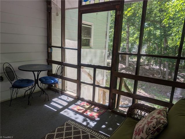 1040 Artists Way Road, Danbury, NC 27016