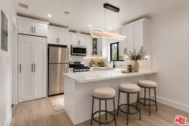 19701 Blythe Street, Los Angeles, CA 91306