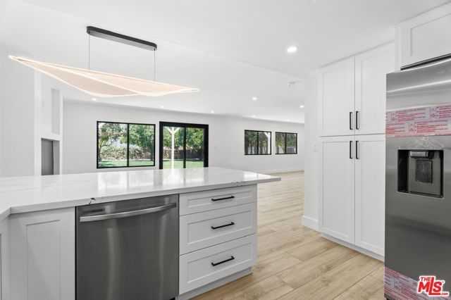 19701 Blythe Street, Los Angeles, CA 91306