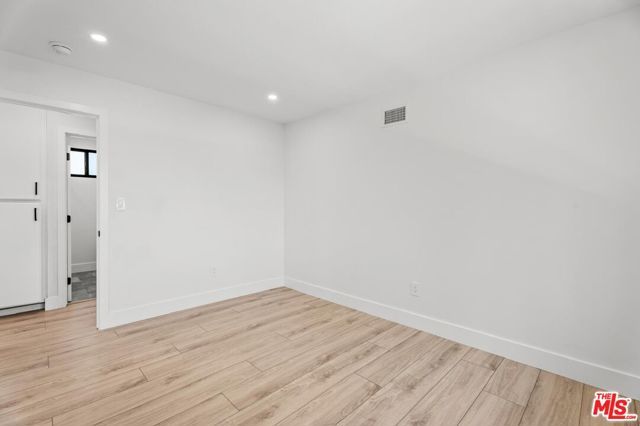19701 Blythe Street, Los Angeles, CA 91306