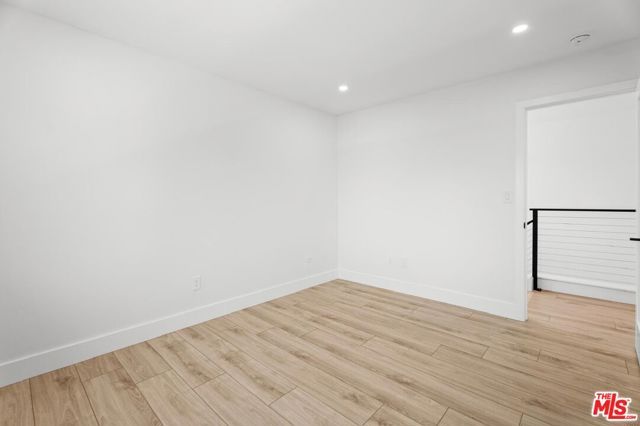 19701 Blythe Street, Los Angeles, CA 91306