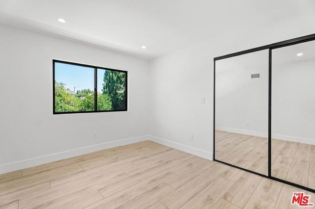 19701 Blythe Street, Los Angeles, CA 91306