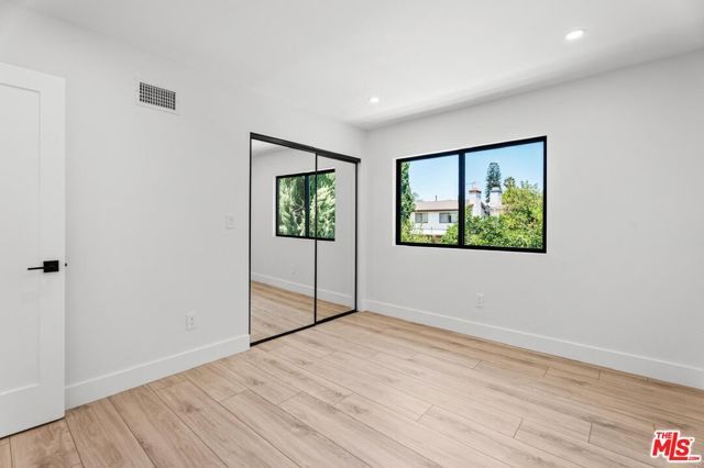19701 Blythe Street, Los Angeles, CA 91306