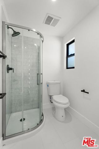 19701 Blythe Street, Los Angeles, CA 91306