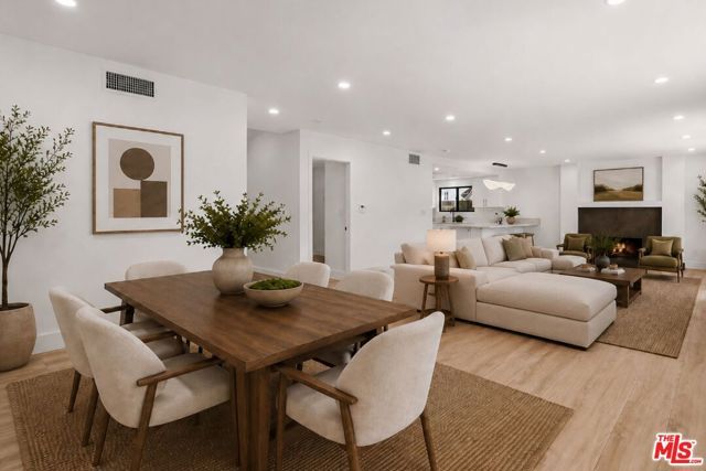 19701 Blythe Street, Los Angeles, CA 91306