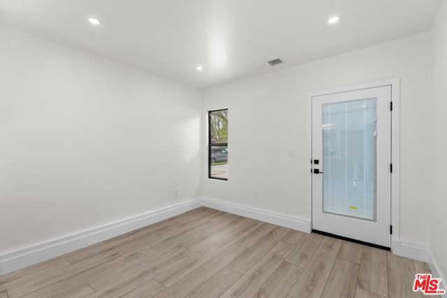 19701 Blythe Street, Los Angeles, CA 91306