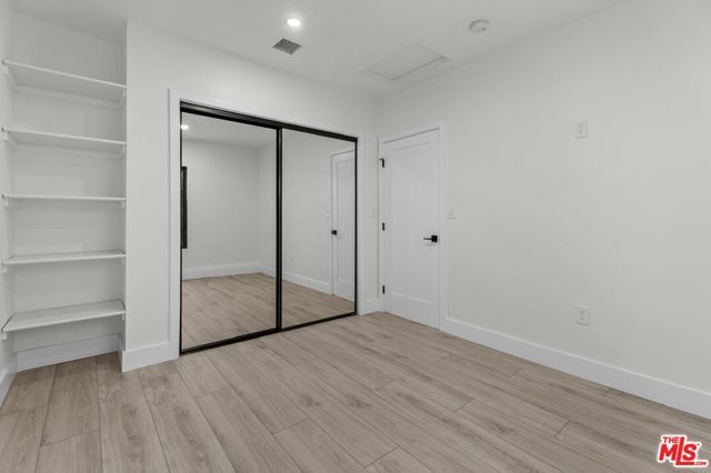19701 Blythe Street, Los Angeles, CA 91306