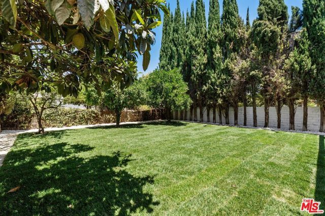 19701 Blythe Street, Los Angeles, CA 91306