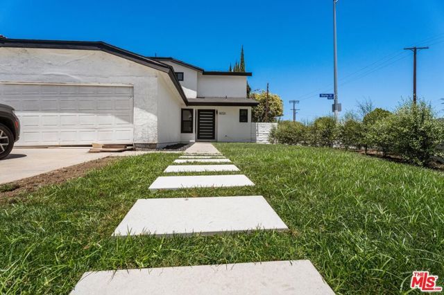 19701 Blythe Street, Los Angeles, CA 91306