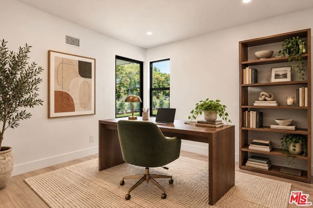 19701 Blythe Street, Los Angeles, CA 91306