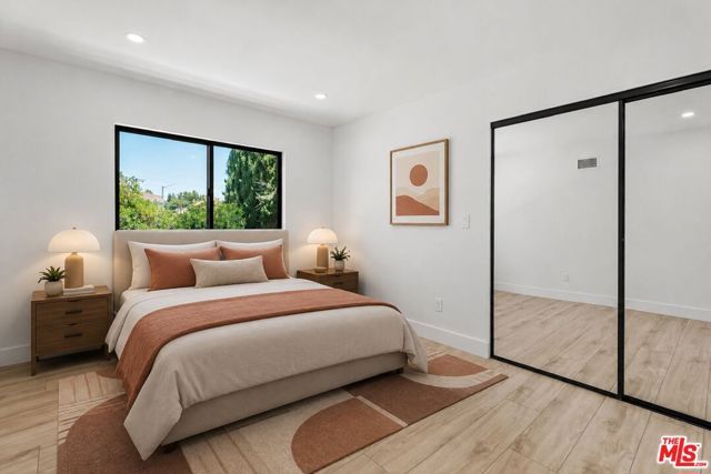 19701 Blythe Street, Los Angeles, CA 91306