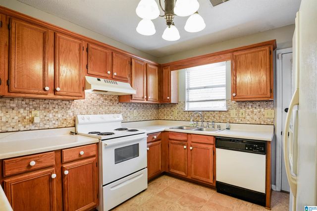 1810 OAKLEAF LANE, Center Point, AL 35215