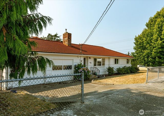 49 SE Pasek Street, Oak Harbor, WA 98277