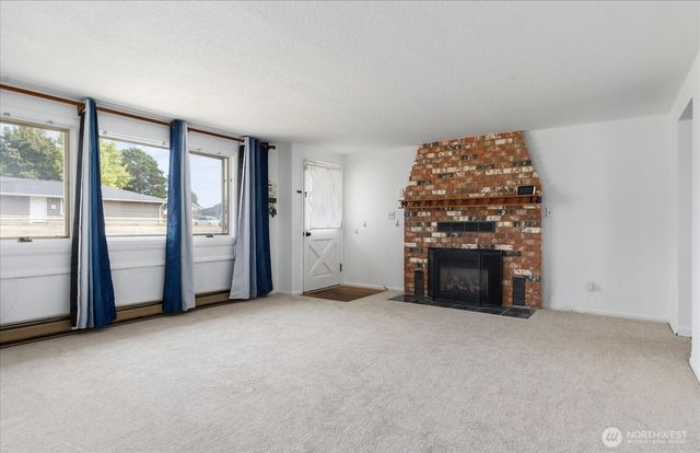 49 SE Pasek Street, Oak Harbor, WA 98277