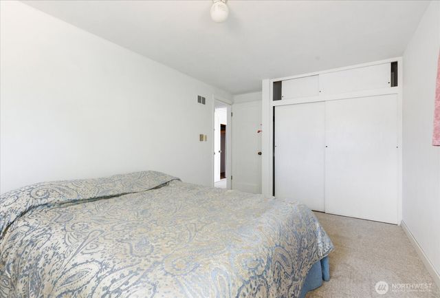 49 SE Pasek Street, Oak Harbor, WA 98277