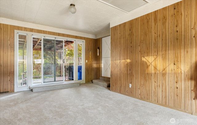 49 SE Pasek Street, Oak Harbor, WA 98277