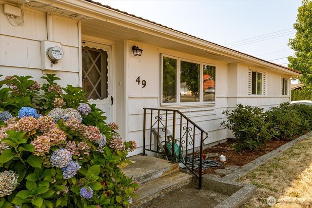 49 SE Pasek Street, Oak Harbor, WA 98277