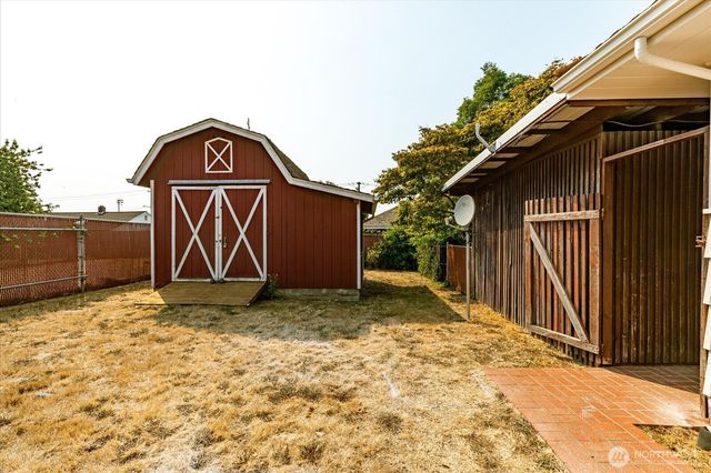49 SE Pasek Street, Oak Harbor, WA 98277