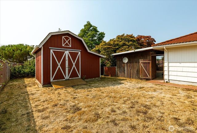49 SE Pasek Street, Oak Harbor, WA 98277