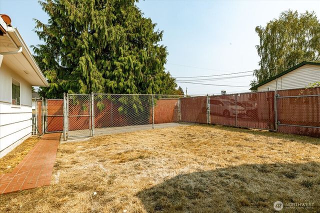 49 SE Pasek Street, Oak Harbor, WA 98277