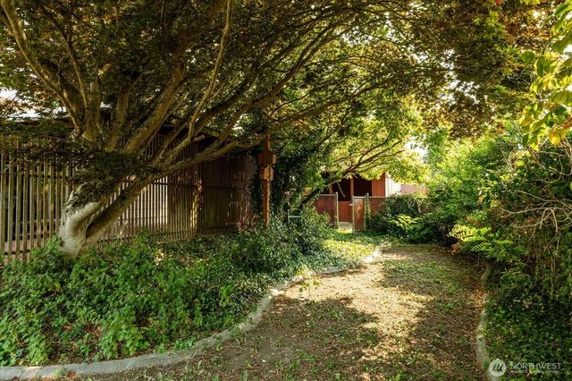 49 SE Pasek Street, Oak Harbor, WA 98277