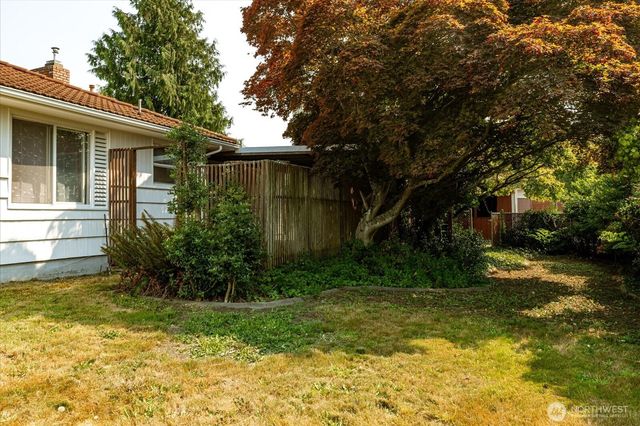 49 SE Pasek Street, Oak Harbor, WA 98277