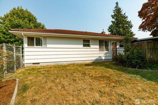 49 SE Pasek Street, Oak Harbor, WA 98277