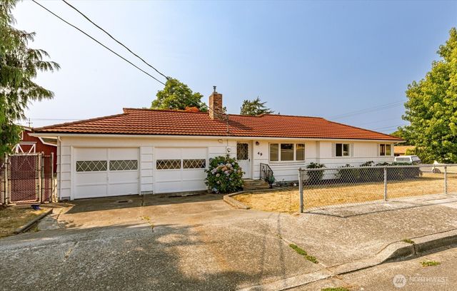 49 SE Pasek Street, Oak Harbor, WA 98277