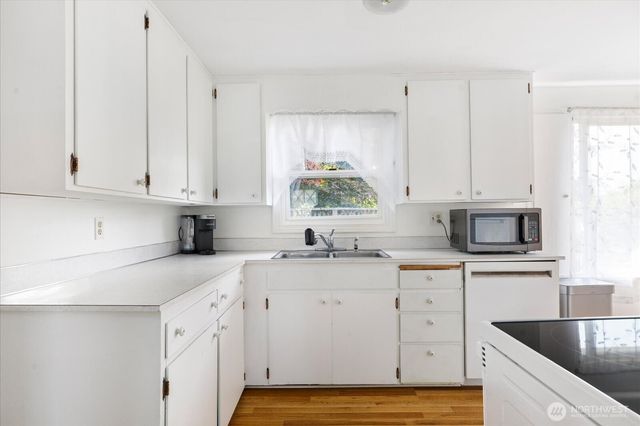 49 SE Pasek Street, Oak Harbor, WA 98277