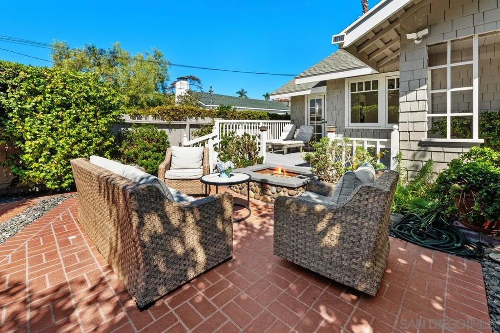 7847 49 Exchange Place, La Jolla, CA 92037 — exterior