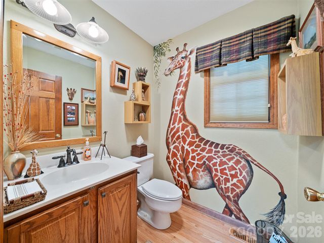210 Shepard Way, Burnsville, NC 28714