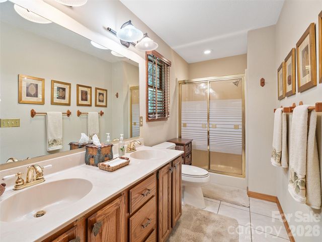 210 Shepard Way, Burnsville, NC 28714