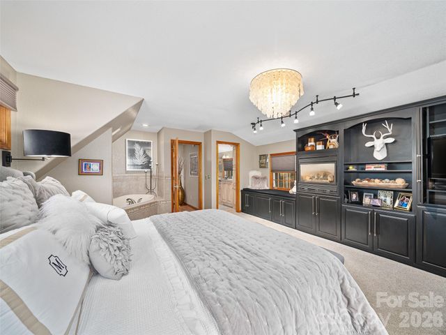 210 Shepard Way, Burnsville, NC 28714