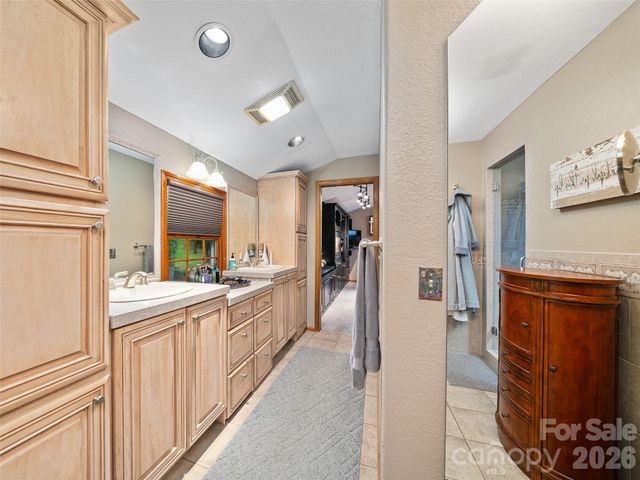210 Shepard Way, Burnsville, NC 28714
