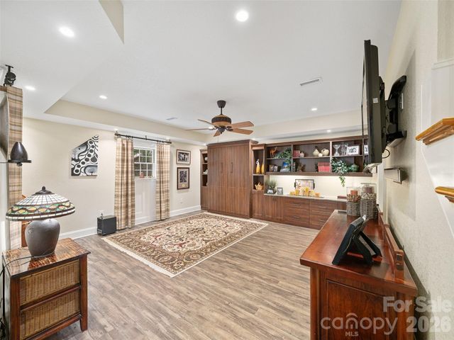 210 Shepard Way, Burnsville, NC 28714