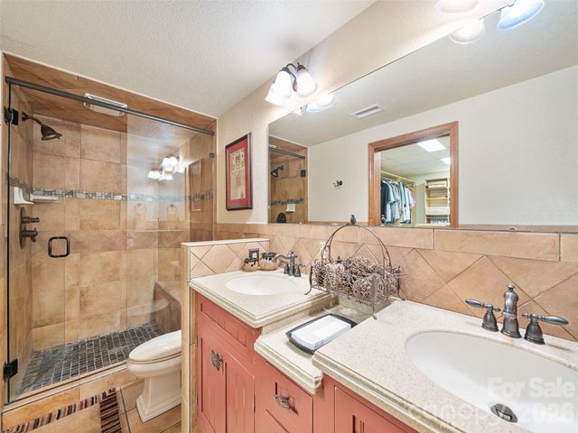 210 Shepard Way, Burnsville, NC 28714