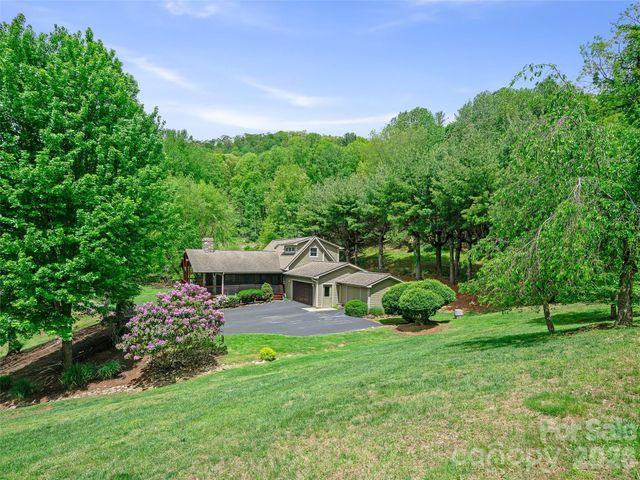 210 Shepard Way, Burnsville, NC 28714