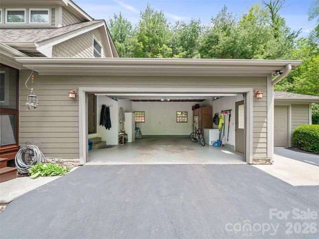210 Shepard Way, Burnsville, NC 28714