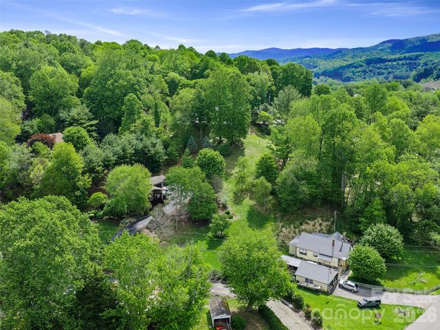 210 Shepard Way, Burnsville, NC 28714
