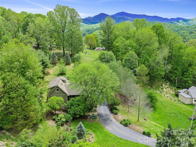 210 Shepard Way, Burnsville, NC 28714