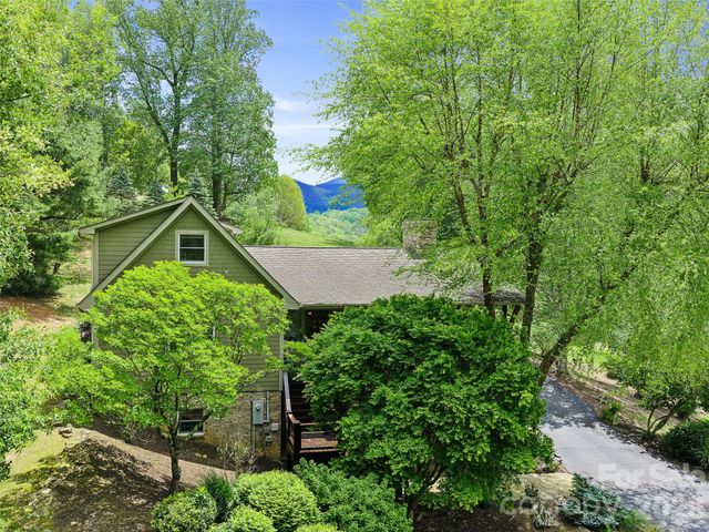 210 Shepard Way, Burnsville, NC 28714