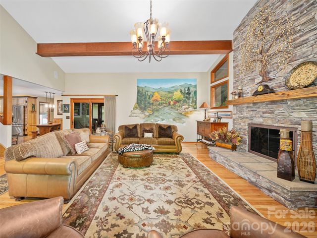 210 Shepard Way, Burnsville, NC 28714