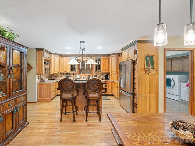 210 Shepard Way, Burnsville, NC 28714