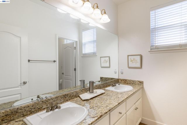 228 W Heritage, Mountain House, CA 95391