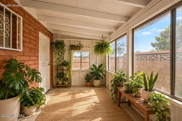 2000 N Heatherbrae Circle, Tucson, AZ 85715