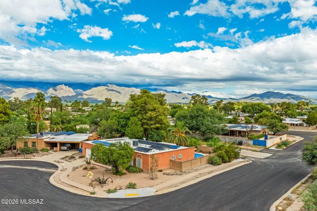 2000 N Heatherbrae Circle, Tucson, AZ 85715
